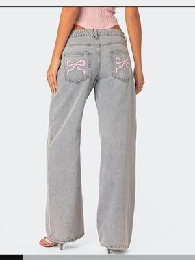 Edikted Bow Pocket Relaxed Jeans